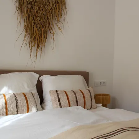 Coastalbloomdenia Appartement